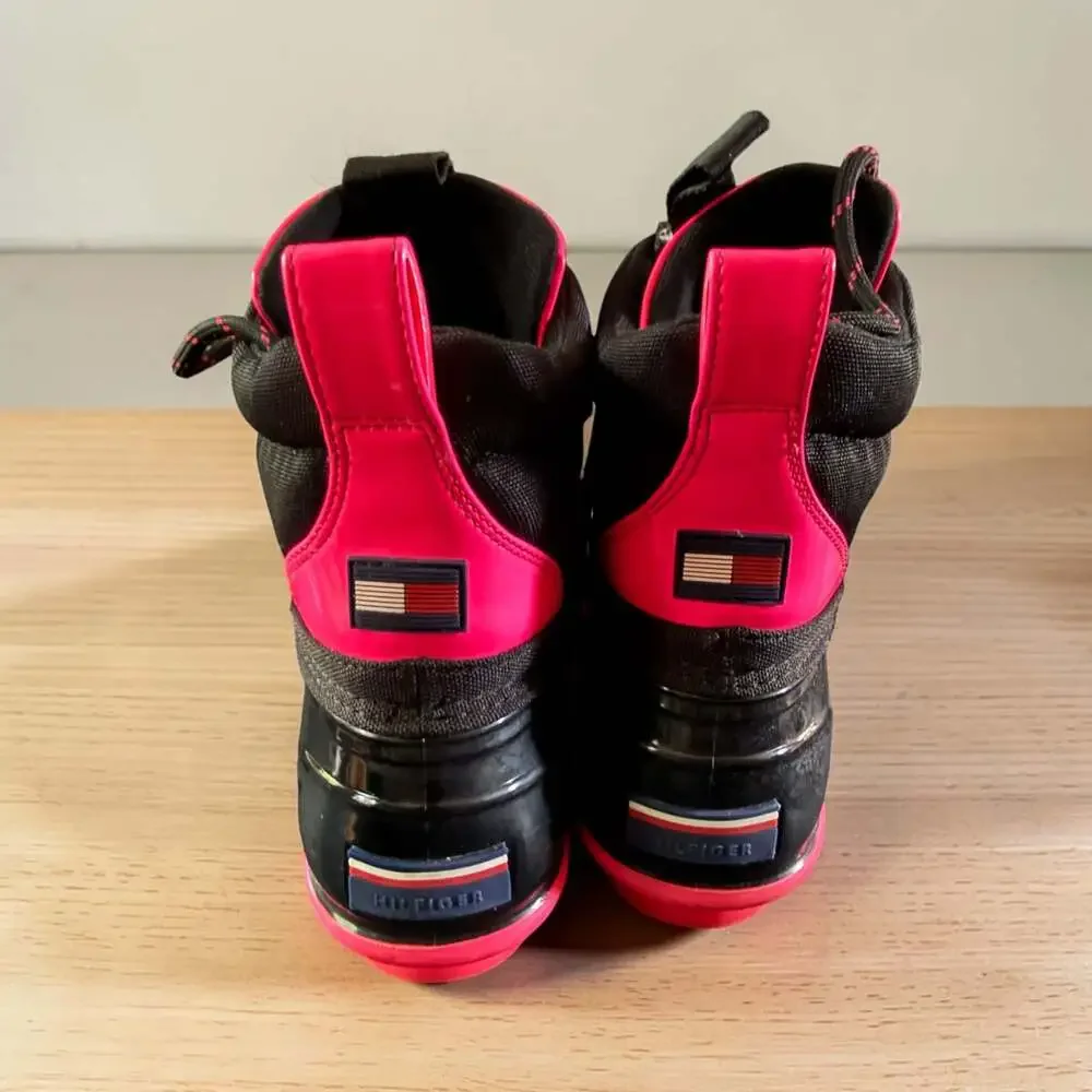 Tommy Hilfiger Women's Size 9 Black and Pink Duck Boots